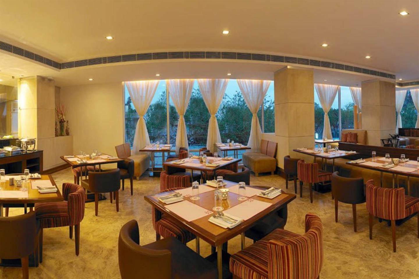 Royal Orchid Central Jaipur, Bani Park Exterior foto